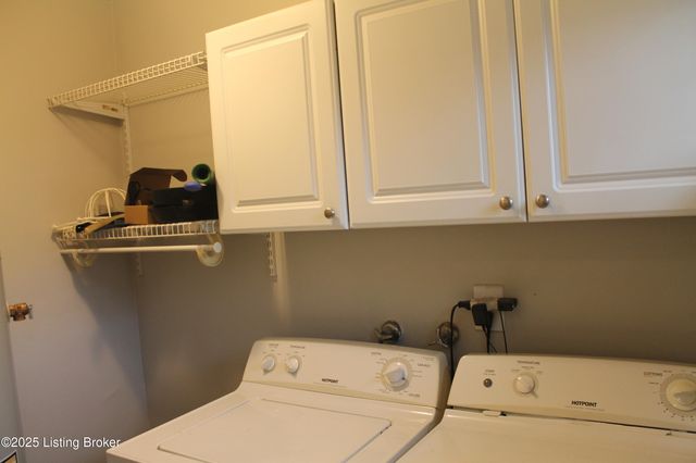 1534 Anna Ln, Louisville, KY 40216