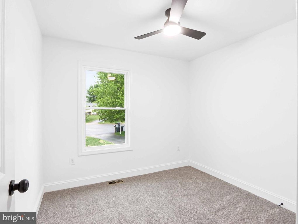 Image 24 of property listing at 683 SUNFLOWER CT, Westminster, MD 21157