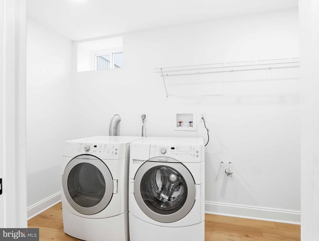 Image 31 of property listing at 683 SUNFLOWER CT, Westminster, MD 21157