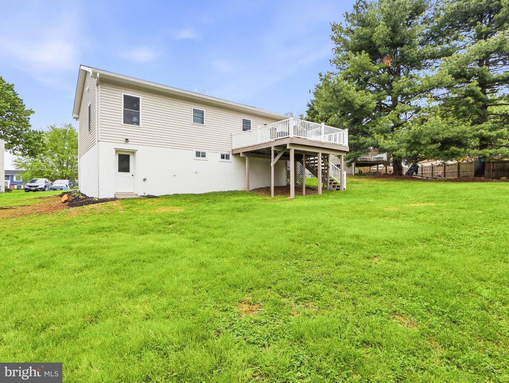 Image 37 of property listing at 683 SUNFLOWER CT, Westminster, MD 21157