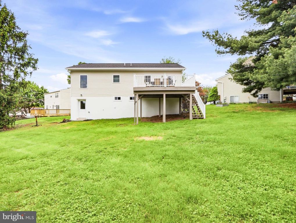 Image 38 of property listing at 683 SUNFLOWER CT, Westminster, MD 21157