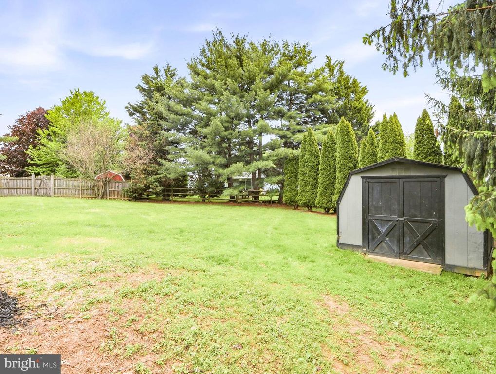 Image 39 of property listing at 683 SUNFLOWER CT, Westminster, MD 21157