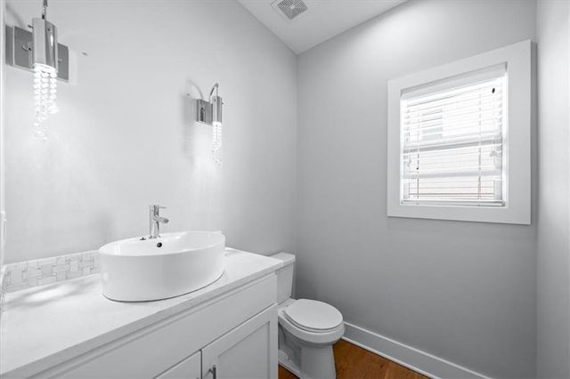 1744 NE Woodland Shores Lane, Lee's Summit, MO 64086