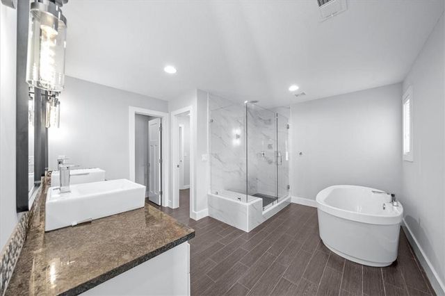 1744 NE Woodland Shores Lane, Lee's Summit, MO 64086