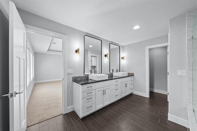 1744 NE Woodland Shores Lane, Lee's Summit, MO 64086