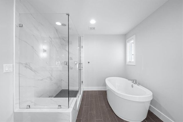 1744 NE Woodland Shores Lane, Lee's Summit, MO 64086