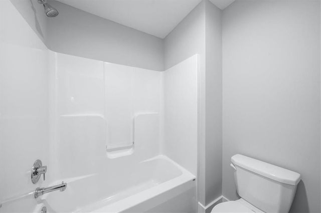 1744 NE Woodland Shores Lane, Lee's Summit, MO 64086