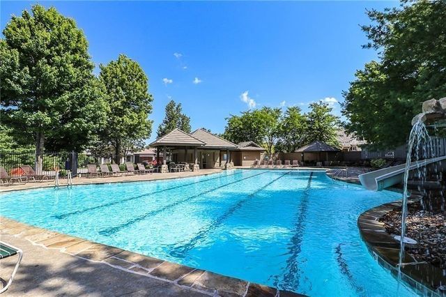 1744 NE Woodland Shores Lane, Lee's Summit, MO 64086