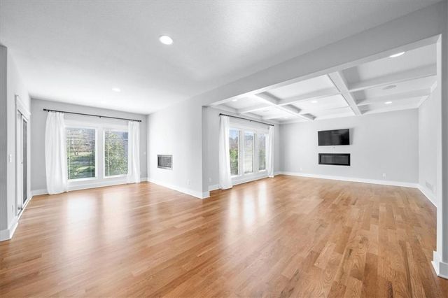 1744 NE Woodland Shores Lane, Lee's Summit, MO 64086