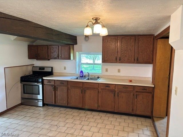 2610 E South Range, New Springfield, OH 44443