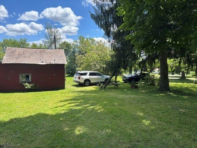 2610 E South Range, New Springfield, OH 44443