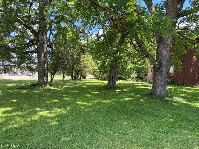 2610 E South Range, New Springfield, OH 44443