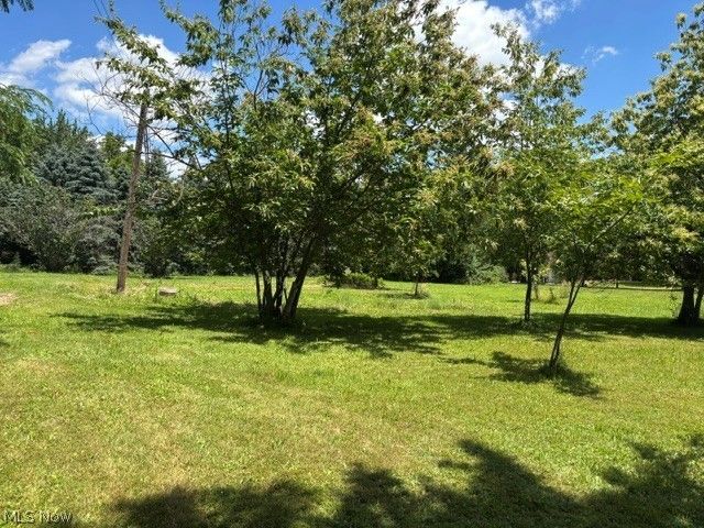 2610 E South Range, New Springfield, OH 44443