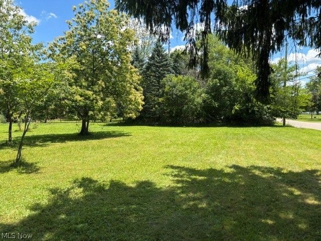 2610 E South Range, New Springfield, OH 44443