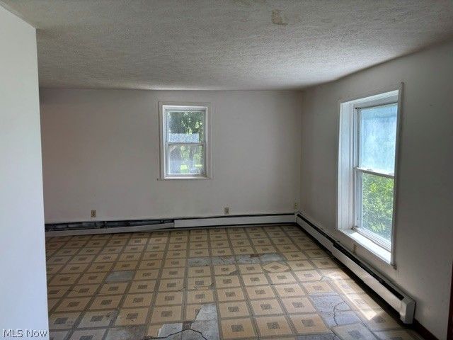 2610 E South Range, New Springfield, OH 44443