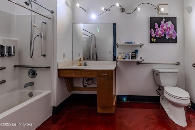 815 W Market St 807, Louisville, KY 40202