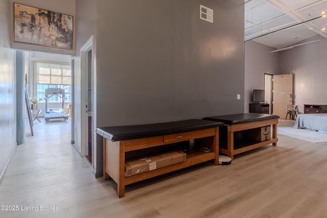 815 W Market St 807, Louisville, KY 40202