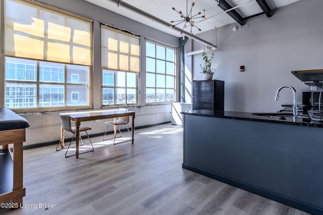 815 W Market St 807, Louisville, KY 40202