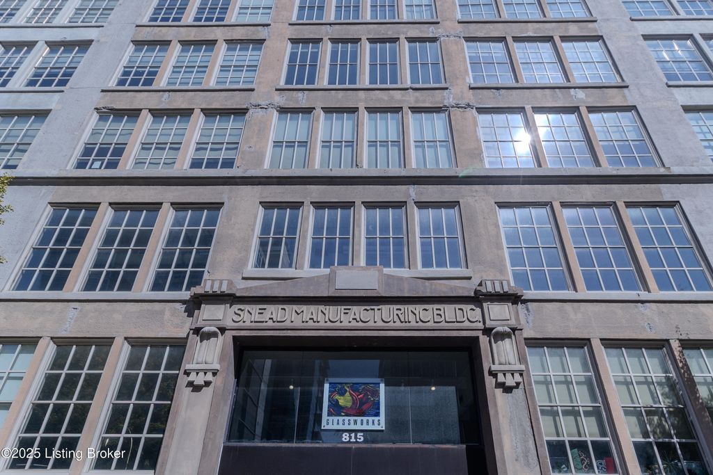 815 W Market St 807, Louisville, KY 40202