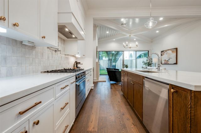 2434 Quenby Street, Houston, TX 77005