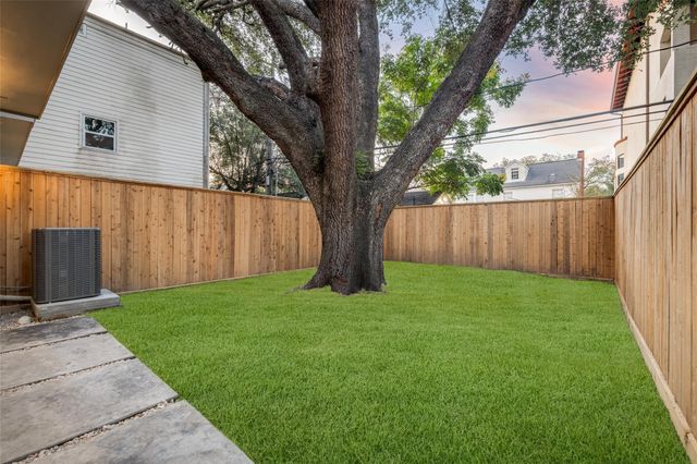 2434 Quenby Street, Houston, TX 77005