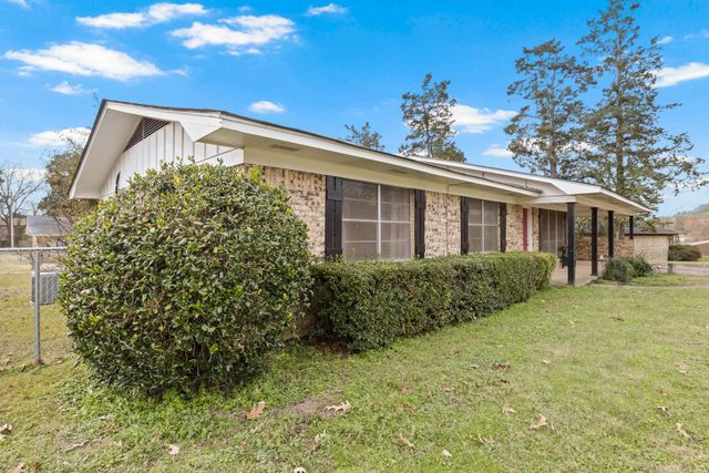 605 CAMPBELL, Linden, TX 75563