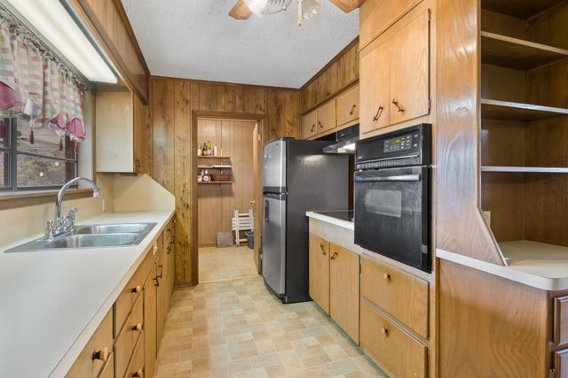 605 CAMPBELL, Linden, TX 75563