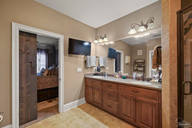 6456 Pansy Dr, Milton, FL 32570