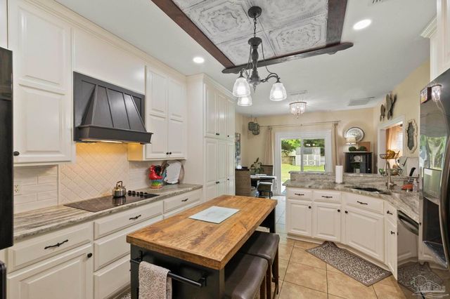 6456 Pansy Dr, Milton, FL 32570