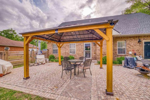6456 Pansy Dr, Milton, FL 32570