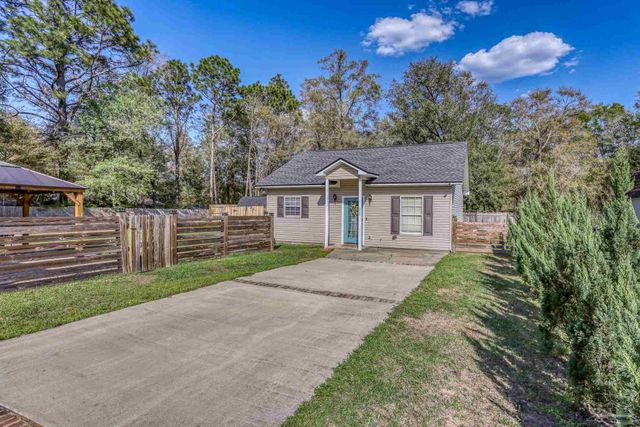 6456 Pansy Dr, Milton, FL 32570