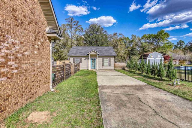 6456 Pansy Dr, Milton, FL 32570