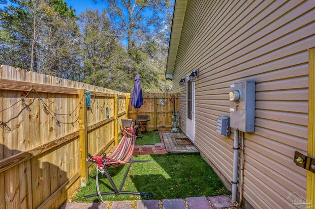 6456 Pansy Dr, Milton, FL 32570