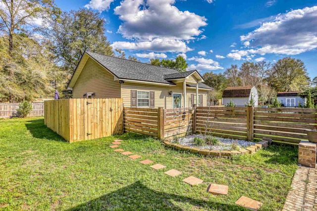 6456 Pansy Dr, Milton, FL 32570