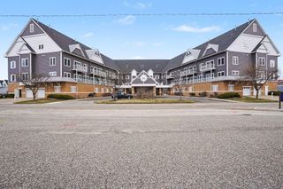 917 W Savidge Street 38, Spring Lake, MI 49456