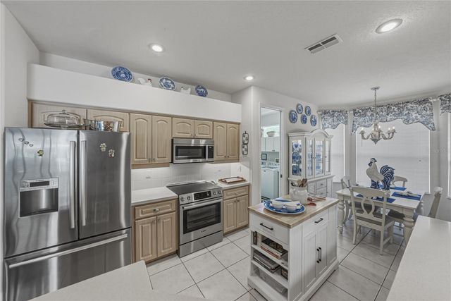 12410 WOODLANDS CIRCLE, Dade City, FL 33525