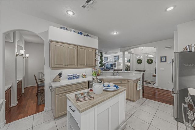 12410 WOODLANDS CIRCLE, Dade City, FL 33525