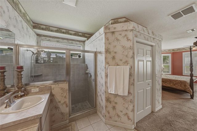 12410 WOODLANDS CIRCLE, Dade City, FL 33525