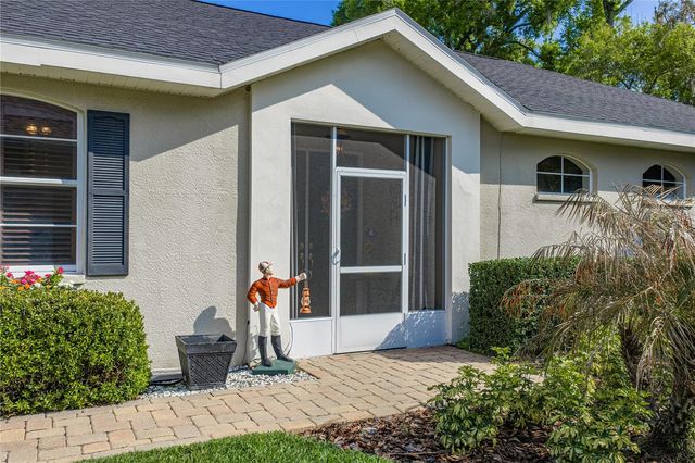 12410 WOODLANDS CIRCLE, Dade City, FL 33525