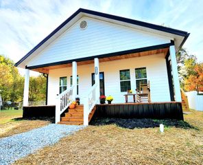 111 Parsley Street, Erwin, TN 37650