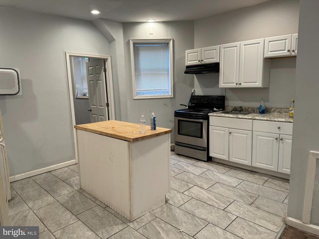 1414 S 52ND ST, Philadelphia, PA 19143