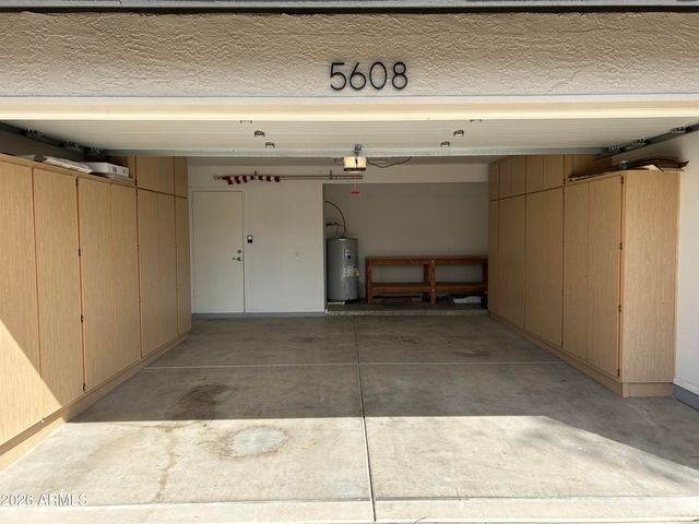 5608 W LUPINE Avenue, Glendale, AZ 85304