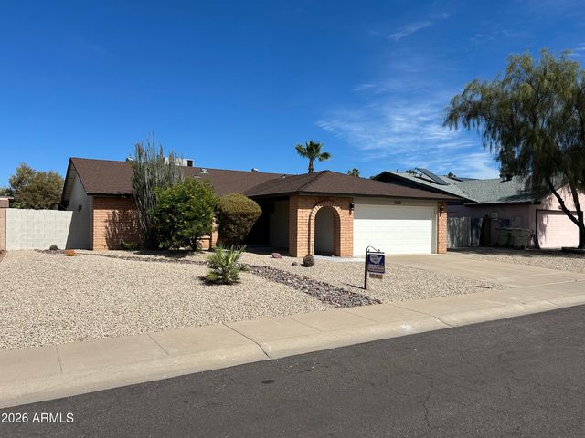 5608 W LUPINE Avenue, Glendale, AZ 85304