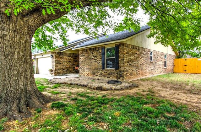 1308 Oswego Drive, Yukon, OK 73099