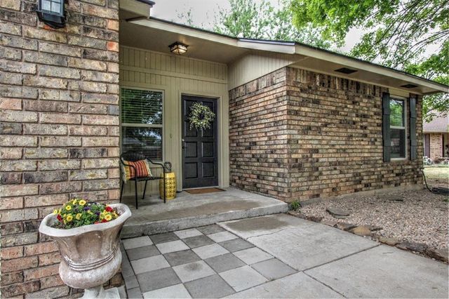 1308 Oswego Drive, Yukon, OK 73099