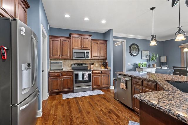 19813 Elmridge Street, Spring Hill, KS 66083