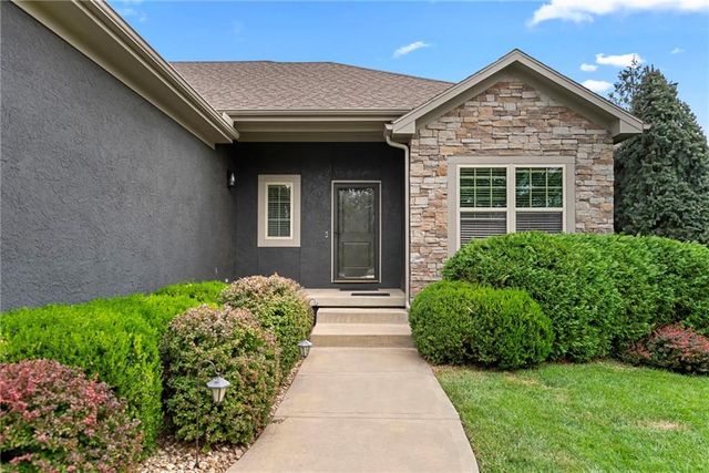 19813 Elmridge Street, Spring Hill, KS 66083