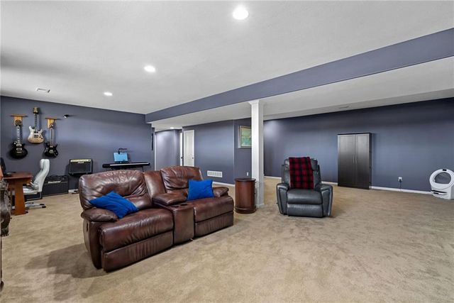 19813 Elmridge Street, Spring Hill, KS 66083