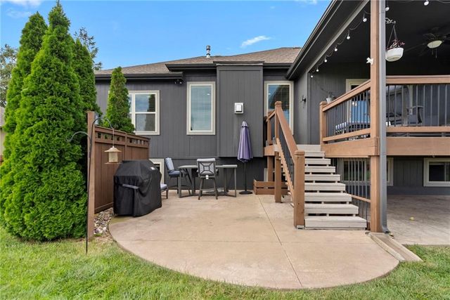 19813 Elmridge Street, Spring Hill, KS 66083