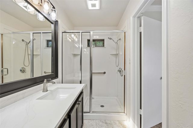 908 23rd Avenue N, Texas City, TX 77590